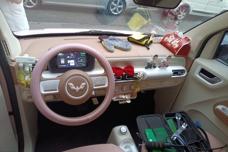 Used Wuling Hongguang MINIEV 2024 3rd Generation 215km Youth Edition Center Console