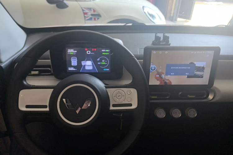 Used Wuling Hongguang MINIEV 2024 3rd Generation 215km Youth Edition Center Console
