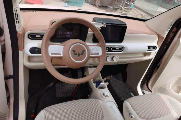 Used Wuling Hongguang MINIEV 2024 3rd Generation 215km Advanced Version Center Console