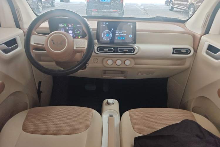 Used Wuling Hongguang MINIEV 2024 3rd Generation 215km Youth Edition Center Console