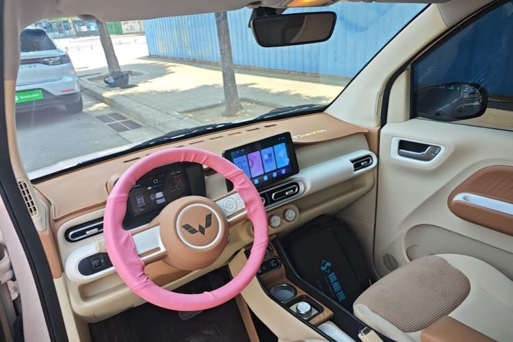 Used Wuling Hongguang MINIEV 2024 3rd Generation 215km Youth Edition Center Console