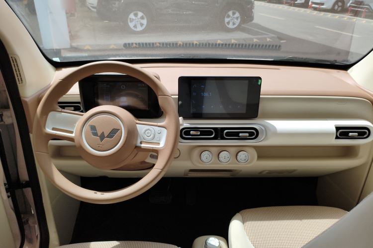 Used Wuling Hongguang MINIEV 2024 3rd Generation 215km Advanced Version Center Console