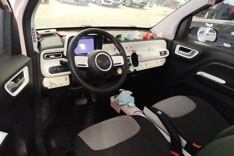 Used Wuling Hongguang MINIEV 2024 3rd Generation 215km Youth Edition Center Console