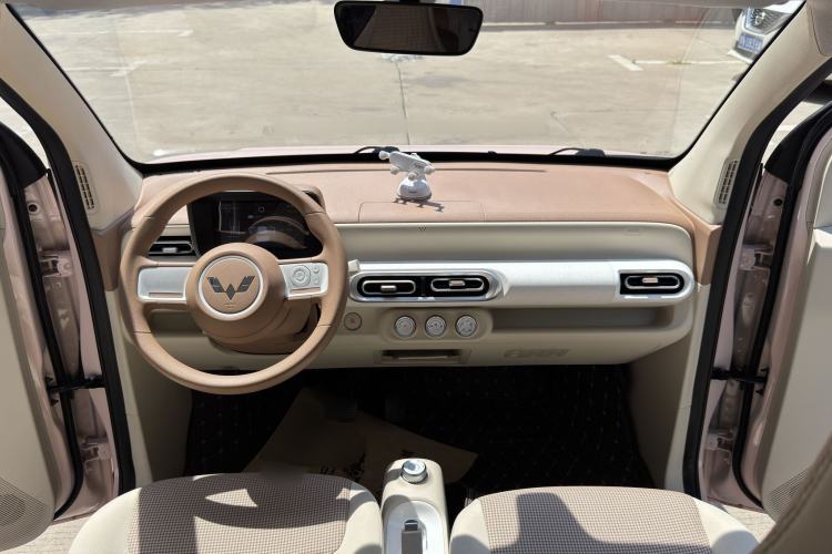 Used Wuling Hongguang MINIEV 2024 3rd Generation 215km Youth Edition Center Console