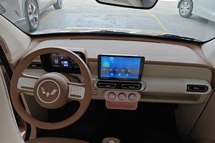 Used Wuling Hongguang MINIEV 2024 3rd Generation 215km Youth Edition Center Console