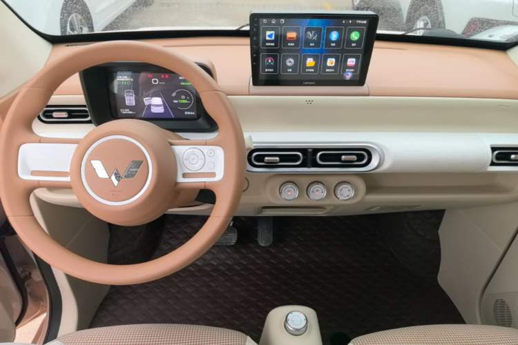 Used Wuling Hongguang MINIEV 2024 3rd Generation 215km Youth Edition Center Console