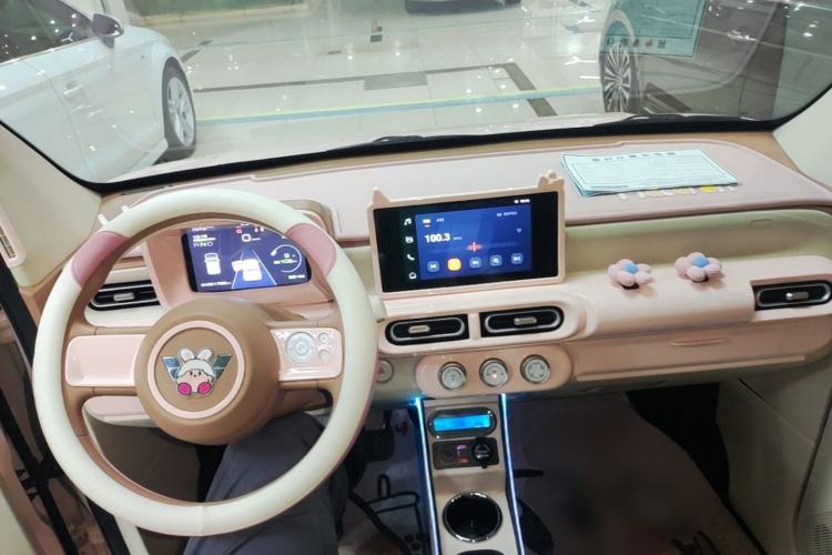 Used Wuling Hongguang MINIEV 2024 3rd Generation 215km Advanced Version Center Console
