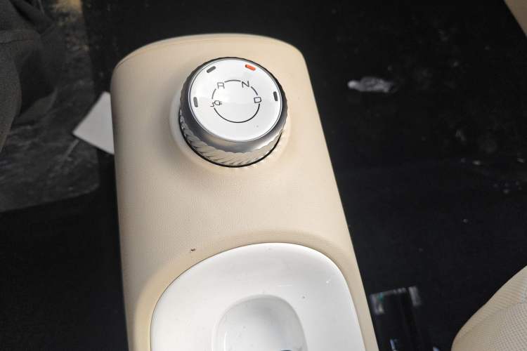 Used Wuling Hongguang MINIEV 2024 3rd Generation 215km Youth Edition Gear Lever