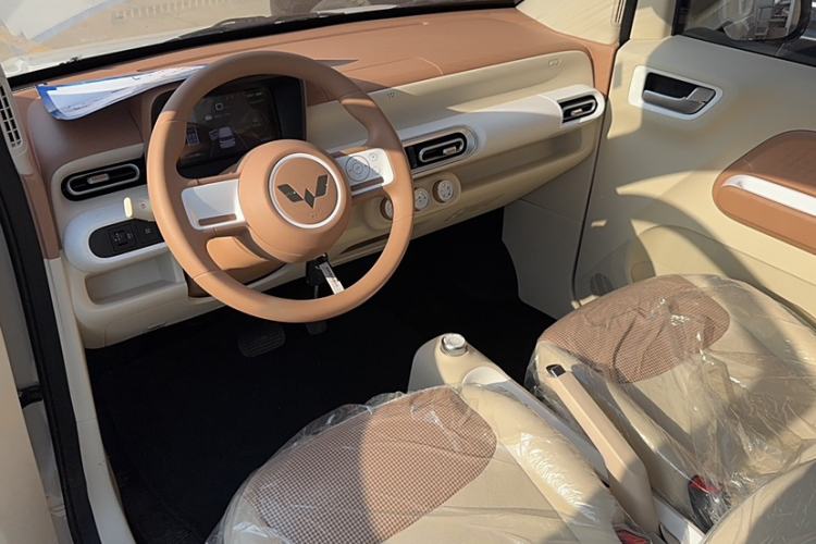 Used Wuling Hongguang MINIEV 2024 3rd Generation 215km Youth Edition Interior 1