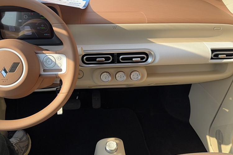 Used Wuling Hongguang MINIEV 2024 3rd Generation 215km Youth Edition Interior 2