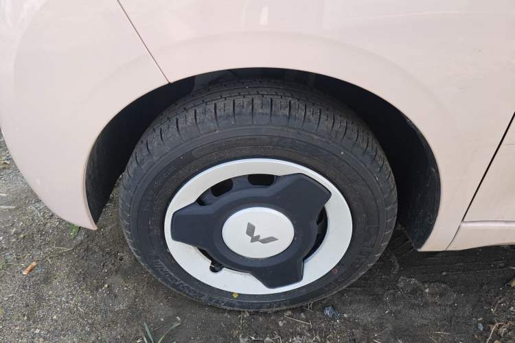 Used Wuling Hongguang MINIEV 2024 3rd Generation 215km Youth Edition Left Front Wheel Hub