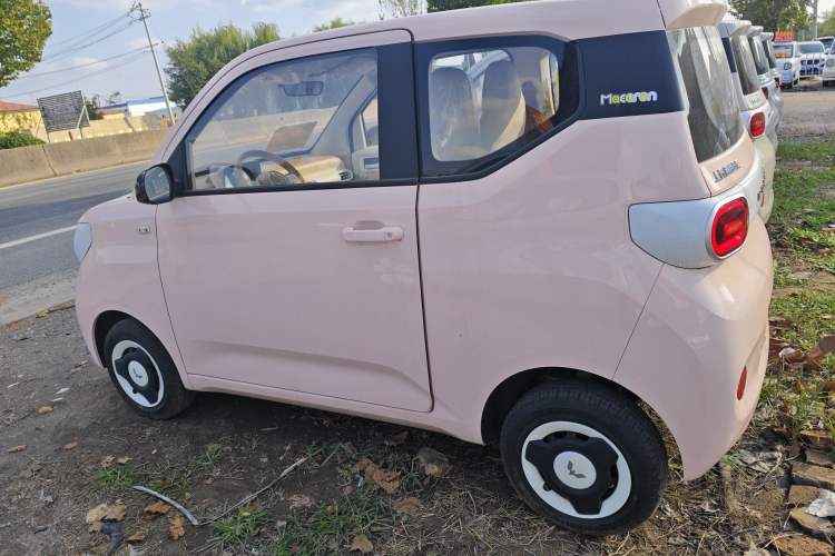Used Wuling Hongguang MINIEV 2024 3rd Generation 215km Youth Edition Left Side