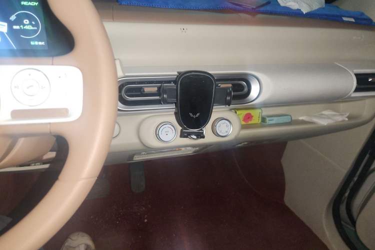 Used Wuling Hongguang MINIEV 2024 3rd Generation 215km Youth Edition Audio And AC Panel