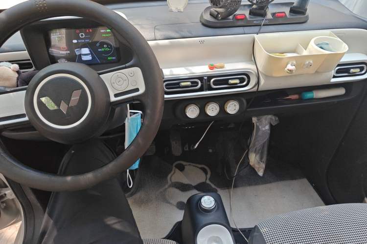 Used Wuling Hongguang MINIEV 2024 3rd Generation 215km Youth Edition Audio And AC Panel