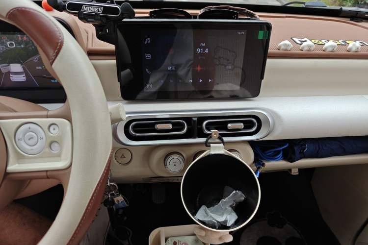 Used Wuling Hongguang MINIEV 2024 3rd Generation 215km Advanced Version Audio And AC Panel