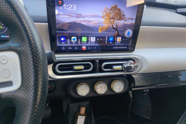 Used Wuling Hongguang MINIEV 2024 3rd Generation 215km Youth Edition Audio And AC Panel