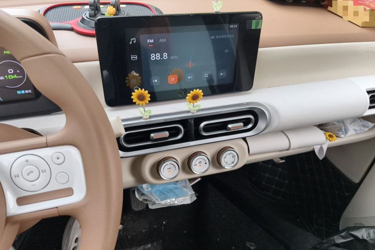 Used Wuling Hongguang MINIEV 2024 3rd Generation 215km Advanced Version Audio And AC Panel
