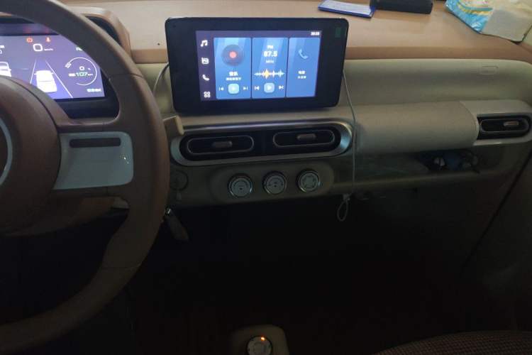 Used Wuling Hongguang MINIEV 2024 3rd Generation 215km Advanced Version Audio And AC Panel