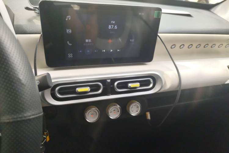 Used Wuling Hongguang MINIEV 2024 3rd Generation 215km Advanced Version Audio And AC Panel
