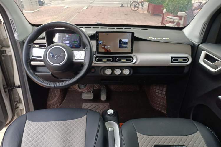 Used Wuling Hongguang MINIEV 2024 3rd Generation 215km Youth Edition Center Console