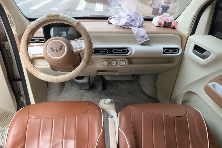 Used Wuling Hongguang MINIEV 2024 3rd Generation 215km Youth Edition Center Console