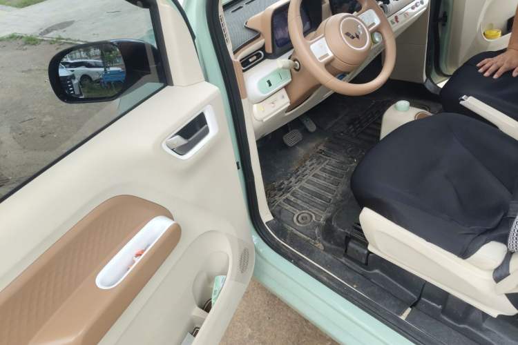 Used Wuling Hongguang MINIEV 2024 3rd Generation 215km Advanced Version Driver Seat