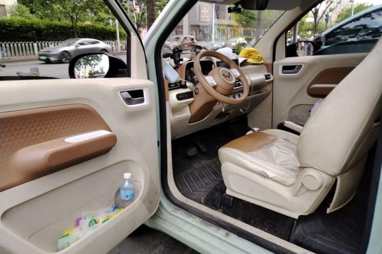 Used Wuling Hongguang MINIEV 2024 3rd Generation 215km Advanced Version Driver Seat