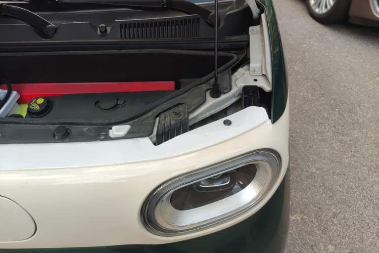 Used Wuling Hongguang MINIEV 2024 3rd Generation 215km Youth Edition Engine Bay Left