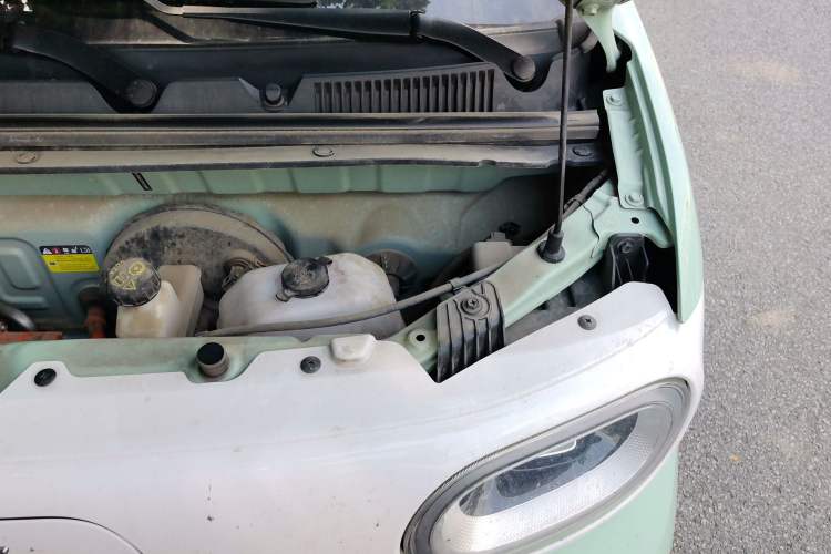 Used Wuling Hongguang MINIEV 2024 3rd Generation 215km Advanced Version Engine Bay Left
