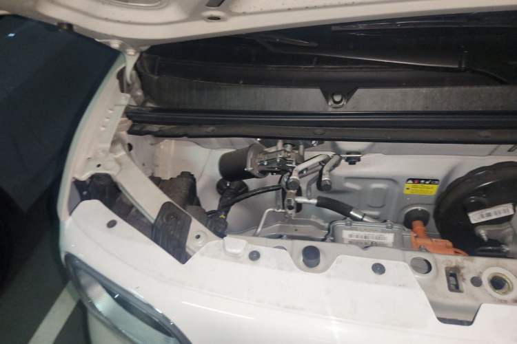 Used Wuling Hongguang MINIEV 2024 3rd Generation 215km Youth Edition Engine Bay Right