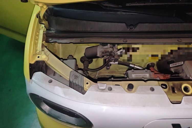 Used Wuling Hongguang MINIEV 2024 3rd Generation 215km Advanced Version Engine Bay Right