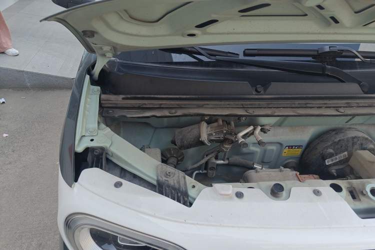 Used Wuling Hongguang MINIEV 2024 3rd Generation 215km Advanced Version Engine Bay Right