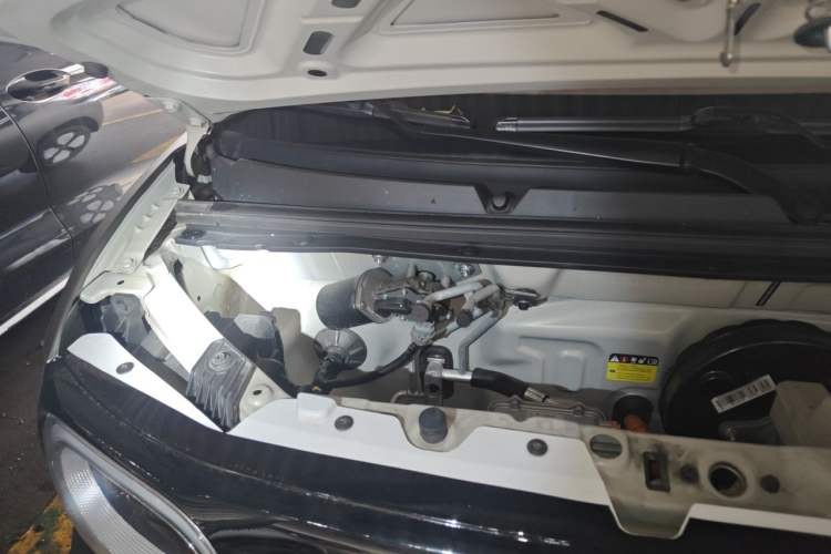 Used Wuling Hongguang MINIEV 2024 3rd Generation 215km Advanced Version Engine Bay Right