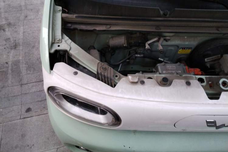 Used Wuling Hongguang MINIEV 2024 3rd Generation 215km Advanced Version Engine Bay Right