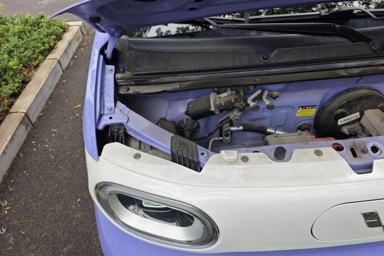 Used Wuling Hongguang MINIEV 2024 3rd Generation 215km Advanced Version Engine Bay Right