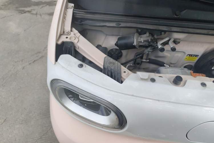 Used Wuling Hongguang MINIEV 2024 3rd Generation 215km Advanced Version Engine Bay Right