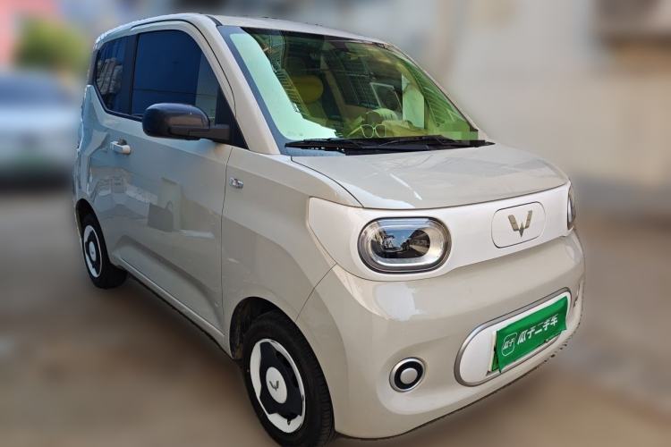 Used Wuling Hongguang MINIEV 2024 3rd Generation 215km Youth Edition Front Right 45 Deg
