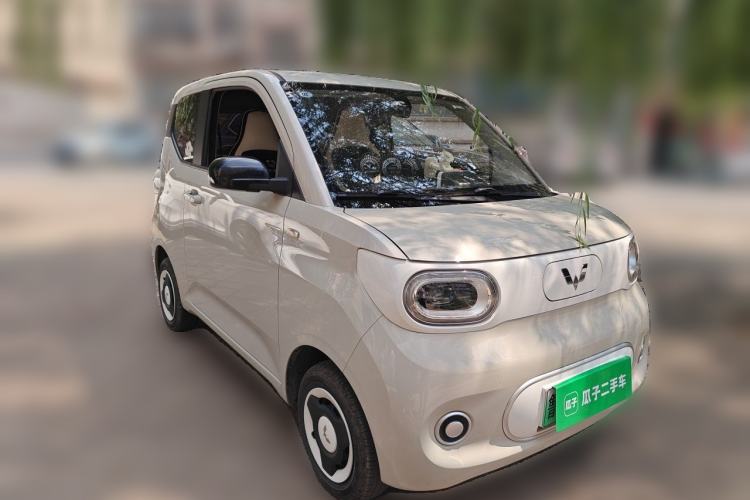 Used Wuling Hongguang MINIEV 2024 3rd Generation 215km Youth Edition Front Right 45 Deg