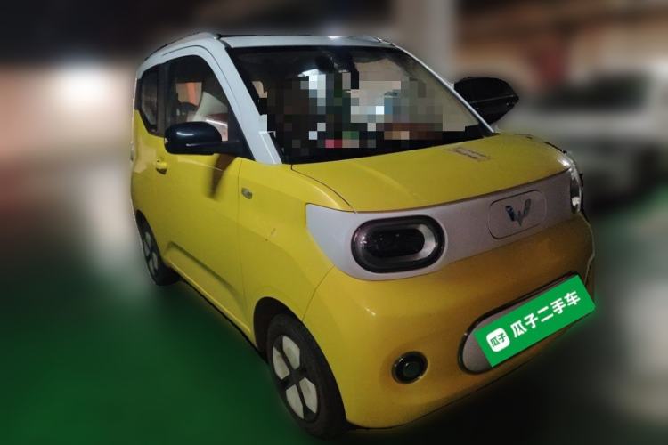 Used Wuling Hongguang MINIEV 2024 3rd Generation 215km Advanced Version Front Right 45 Deg