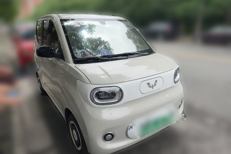 Used Wuling Hongguang MINIEV 2024 3rd Generation 215km Youth Edition Front Right 45 Deg