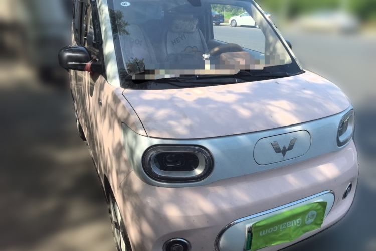 Used Wuling Hongguang MINIEV 2024 3rd Generation 215km Advanced Version Front Right 45 Deg