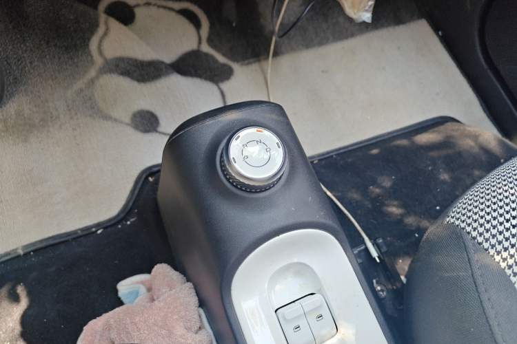 Used Wuling Hongguang MINIEV 2024 3rd Generation 215km Youth Edition Gear Lever
