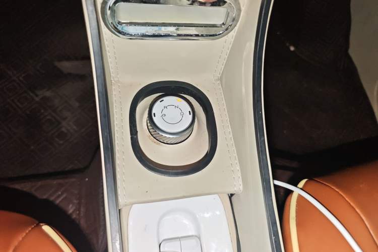 Used Wuling Hongguang MINIEV 2024 3rd Generation 215km Advanced Version Gear Lever