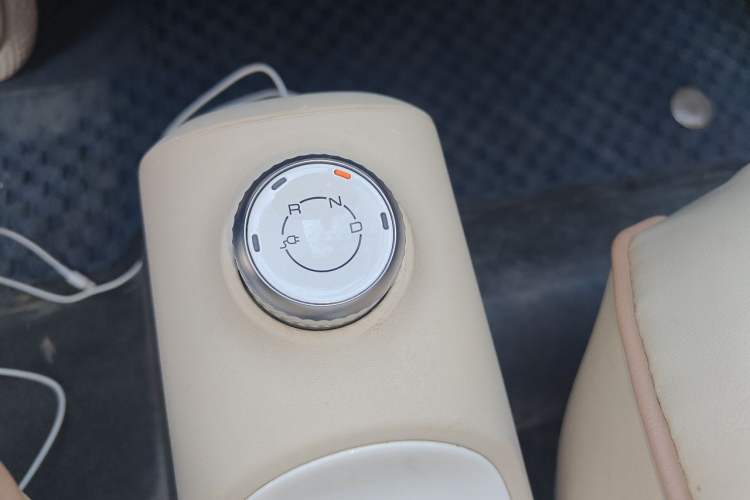 Used Wuling Hongguang MINIEV 2024 3rd Generation 215km Advanced Version Gear Lever