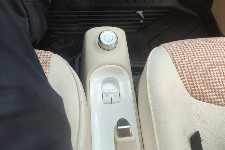 Used Wuling Hongguang MINIEV 2024 3rd Generation 215km Youth Edition Gear Lever