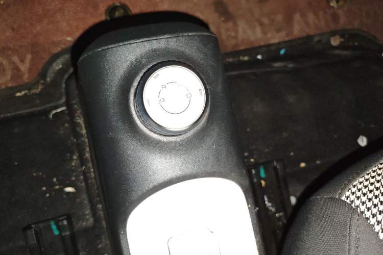Used Wuling Hongguang MINIEV 2024 3rd Generation 215km Youth Edition Gear Lever