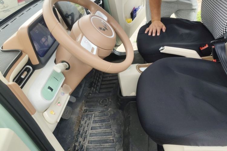 Used Wuling Hongguang MINIEV 2024 3rd Generation 215km Advanced Version Left Front Seat