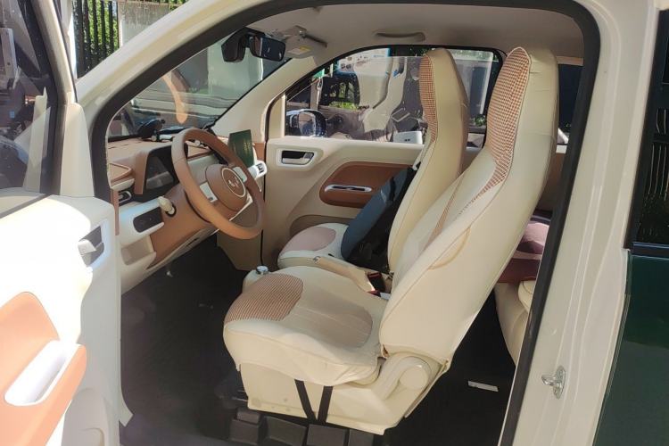 Used Wuling Hongguang MINIEV 2024 3rd Generation 215km Youth Edition Left Front Seat