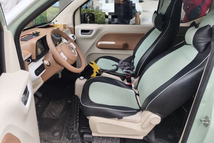 Used Wuling Hongguang MINIEV 2024 3rd Generation 215km Advanced Version Left Front Seat