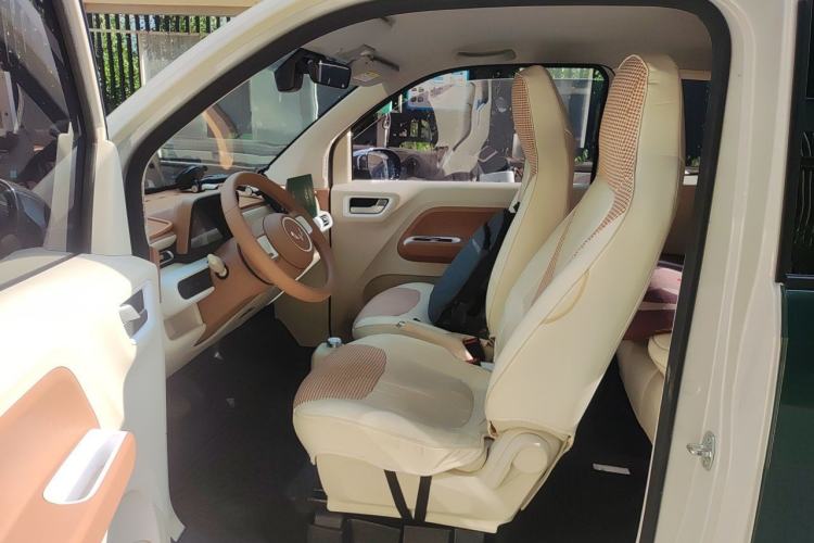 Used Wuling Hongguang MINIEV 2024 3rd Generation 215km Youth Edition Left Rear Seat